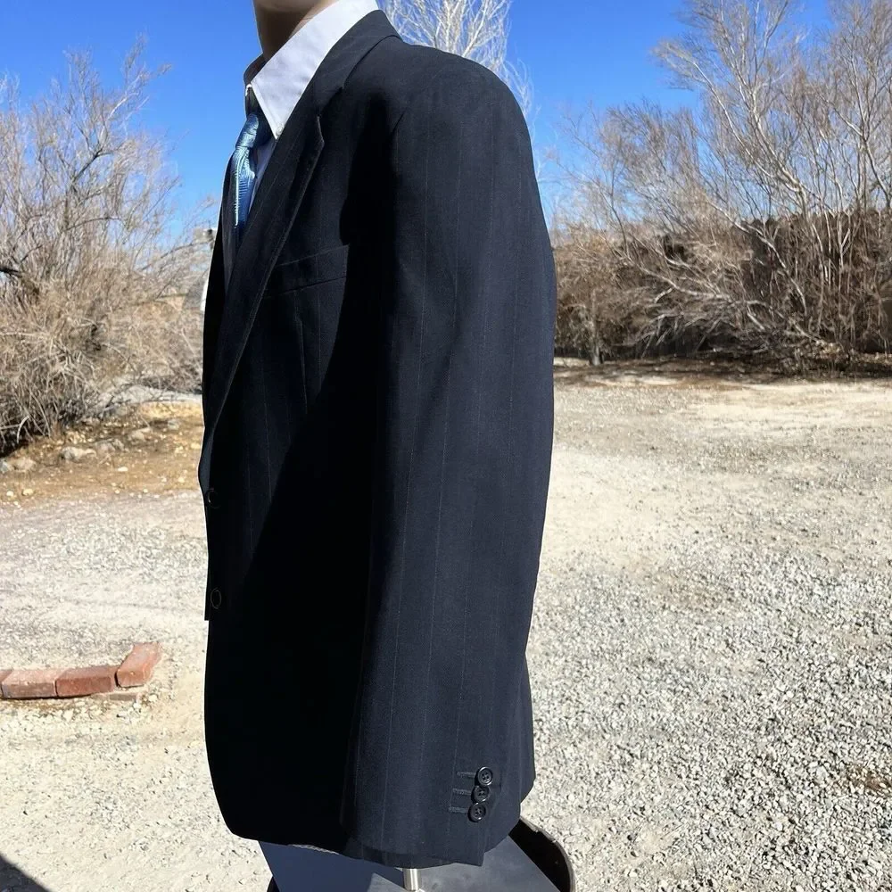 Armani Collezioni blazer men's (42R) Lana Wool navy pinstripe‎ Made In Italy